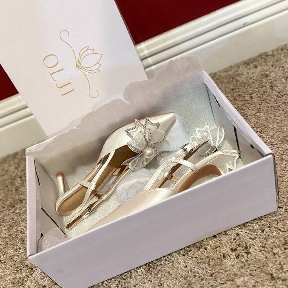 Bridal Shoes - Picture 2 of 8